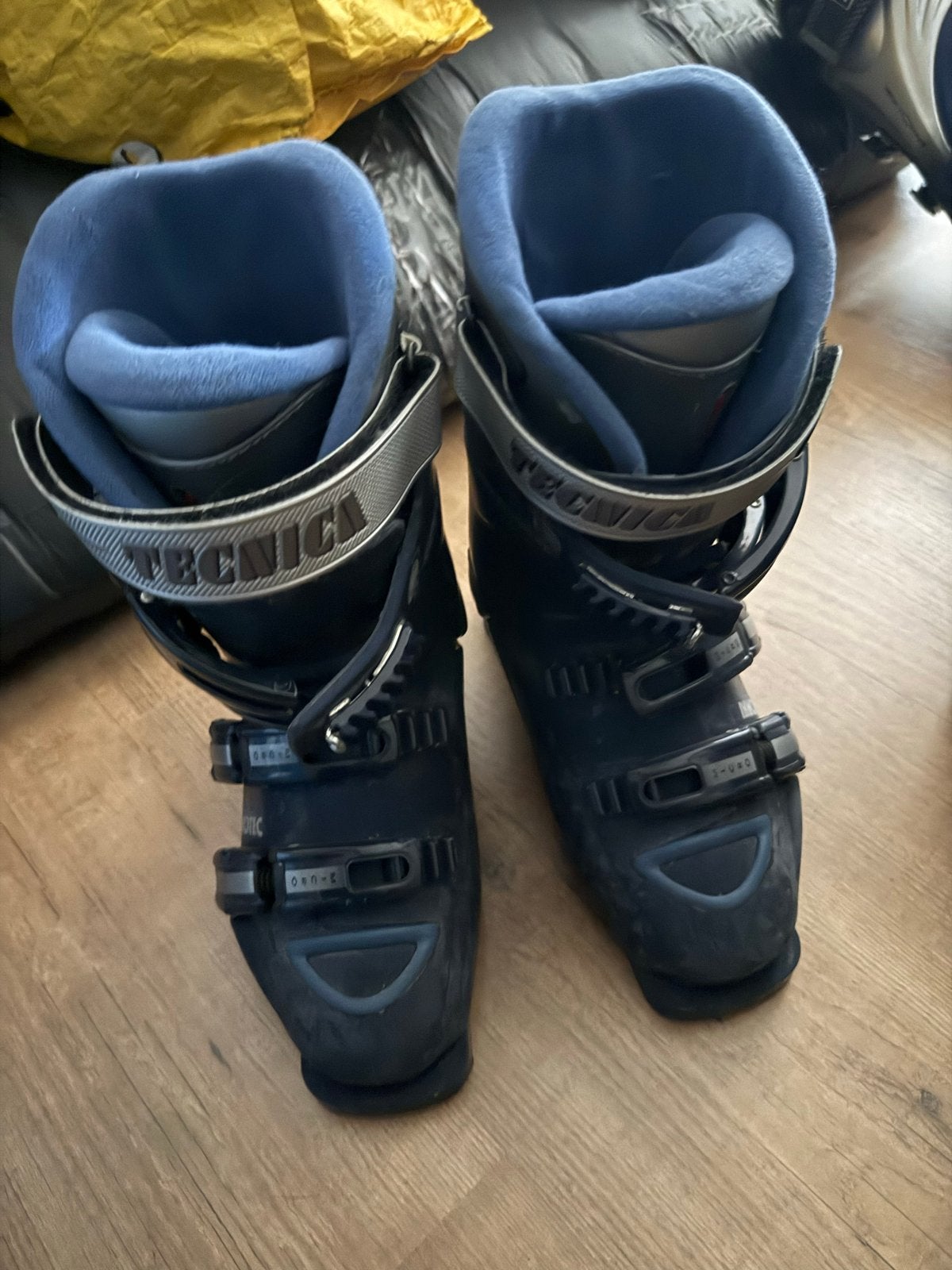Tecnica skischoenen maat 23.5, Sport en Fitness, Overige merken, Gebruikt, Schoenen, Ophalen of Verzenden