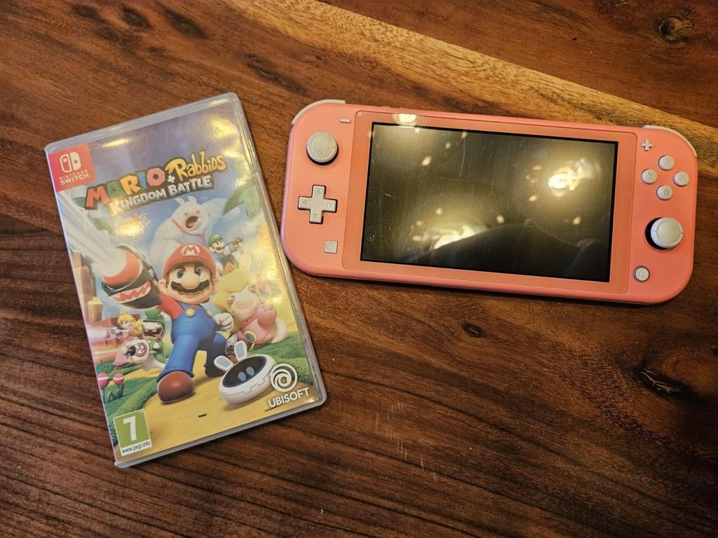 Nintendo Switch Lite met Mario + Rabbids Kingdom Battle, Spelcomputers en Games, Met games, Ophalen of Verzenden, Zo goed als nieuw