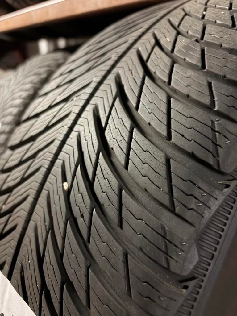 Originele VW velgen met Michelin winterbanden, Ophalen, 18 inch, Banden en Velgen, Winterbanden