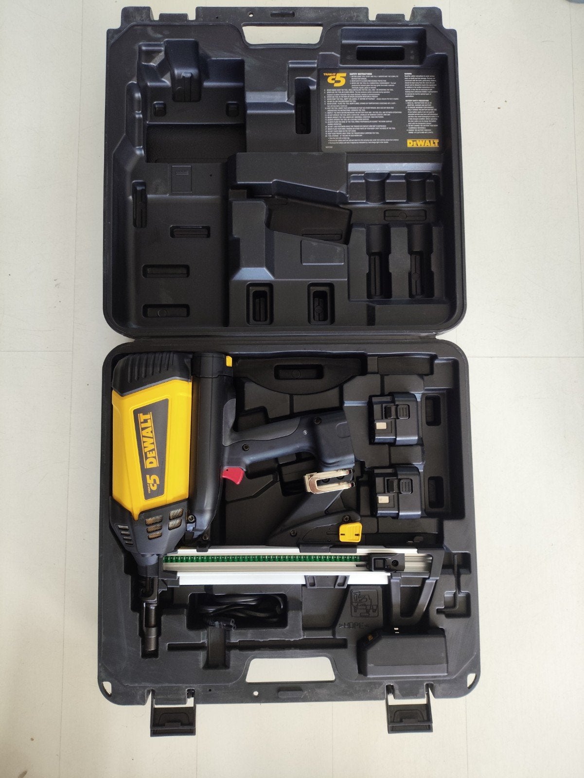 Nieuw Dewalt Trak-It C5 +1600 spijkers +2 patronen +2 accus, Ophalen of Verzenden, Nieuw