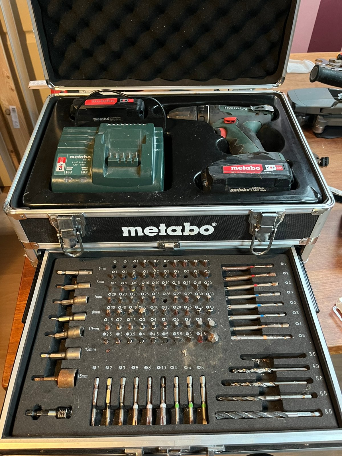 metabo accuboormachine incl acc., Doe-het-zelf en Verbouw, Ophalen, Gebruikt, Boor- en Schroefmachine