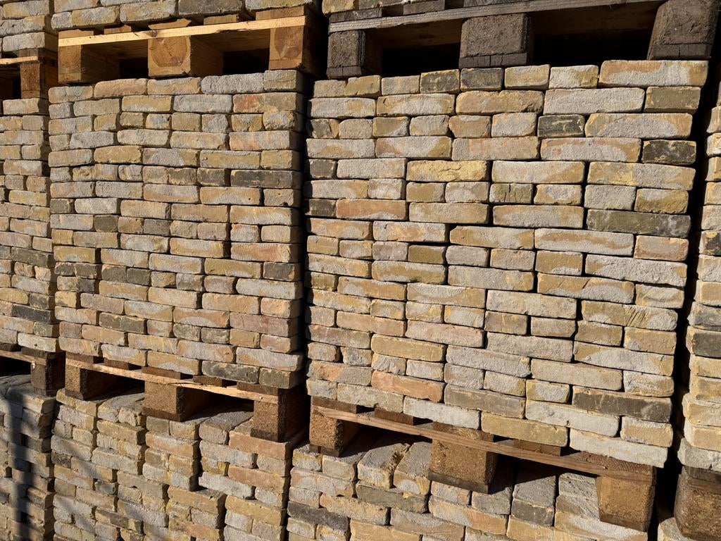Metselsteen geel vormbak 40000 stuks uit 1 partij 18x4.5x9cm, Ophalen, Gebruikt, Bakstenen, Info@walstra.nl