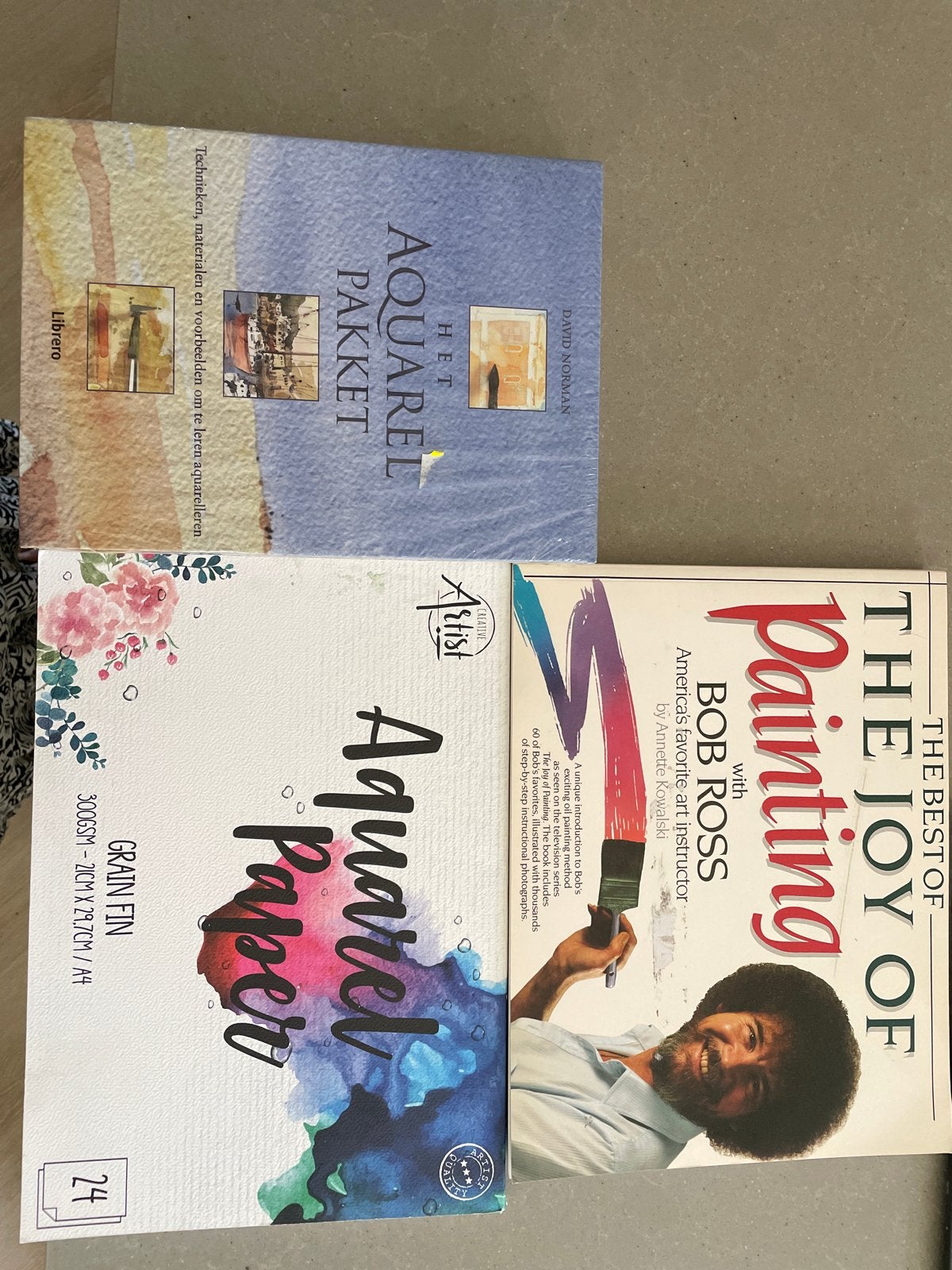 Aquarel pakket, papier en Bob Ross schilderboek, Boeken, Ophalen of Verzenden, Zo goed als nieuw, Schilder- en Tekenkunst