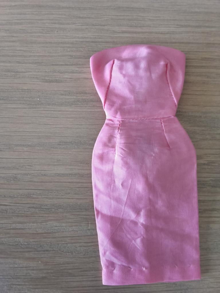 Barbie vintage silk dress., Ophalen of Verzenden, Zo goed als nieuw, Pop