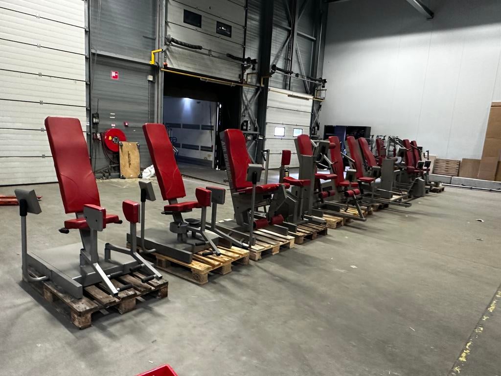 11 Fitness Apparaten op Luchtdruk , Legpress ,Leg Extension, Sport en Fitness, Fitnessmaterialen, Ophalen, Gebruikt, Overige typen