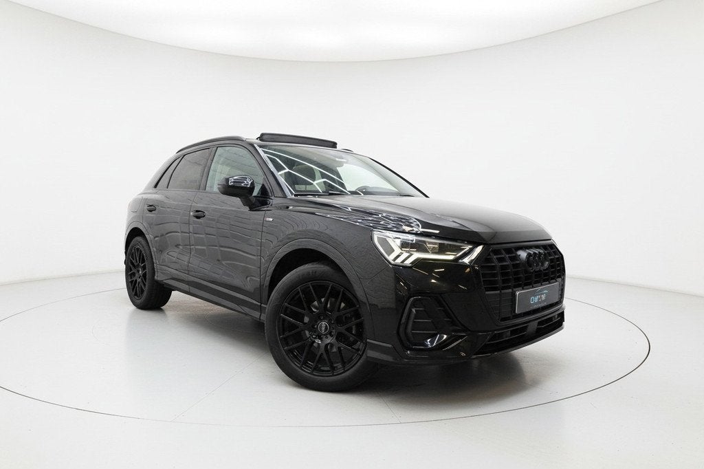 Audi Q3 35 TFSI S Line PANO VIRTUAL SFEER CAMERA, Auto's, Stof, 4 cilinders, 150 pk, Zwart
