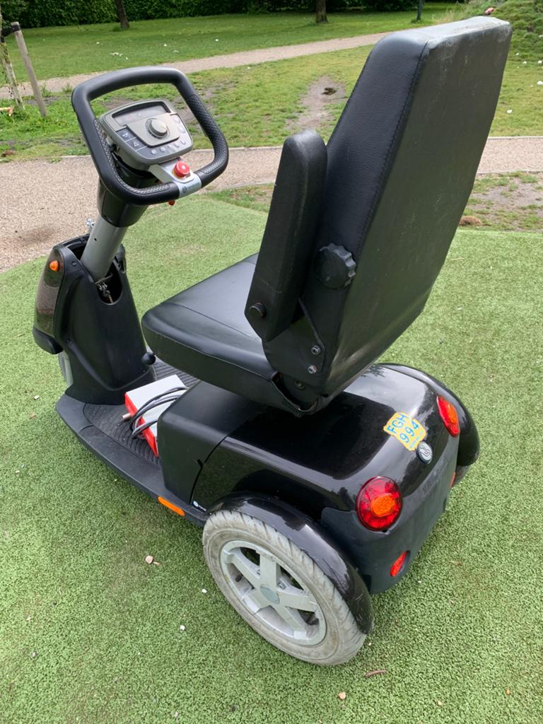 Scootmobiel sterling Trophy 6 metalic zwart, Diversen, Ophalen of Verzenden, Zo goed als nieuw