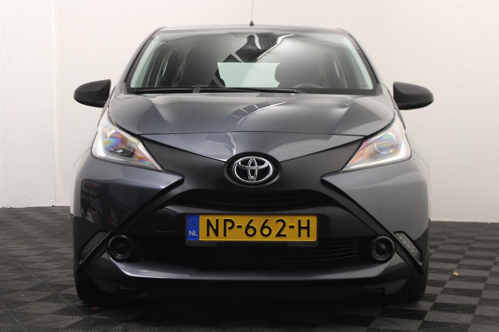 Toyota Aygo 1.0 VVT-i x-fun (bj 2017), Auto's, Toyota, Voorwielaandrijving, Stof, 4 stoelen, Origineel Nederlands