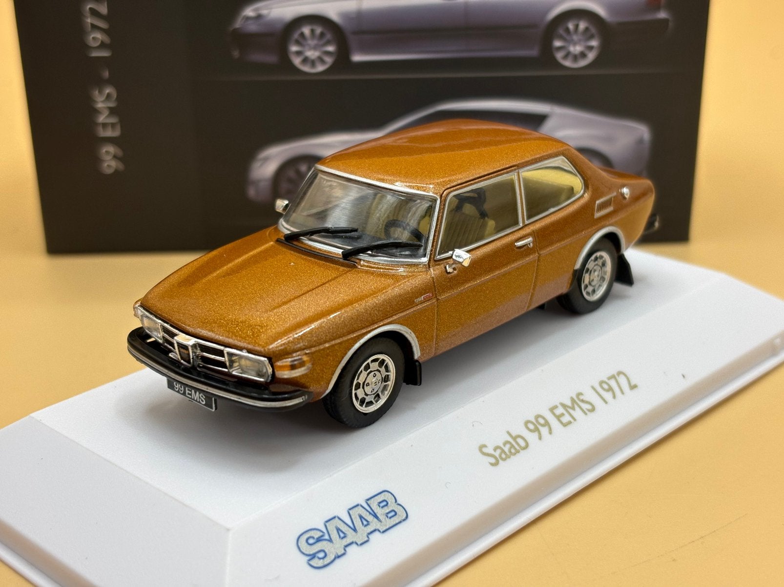 Saab 99 EMS 1972 1:43 Saab Collection, Ophalen of Verzenden, Nieuw, Auto, Overige merken