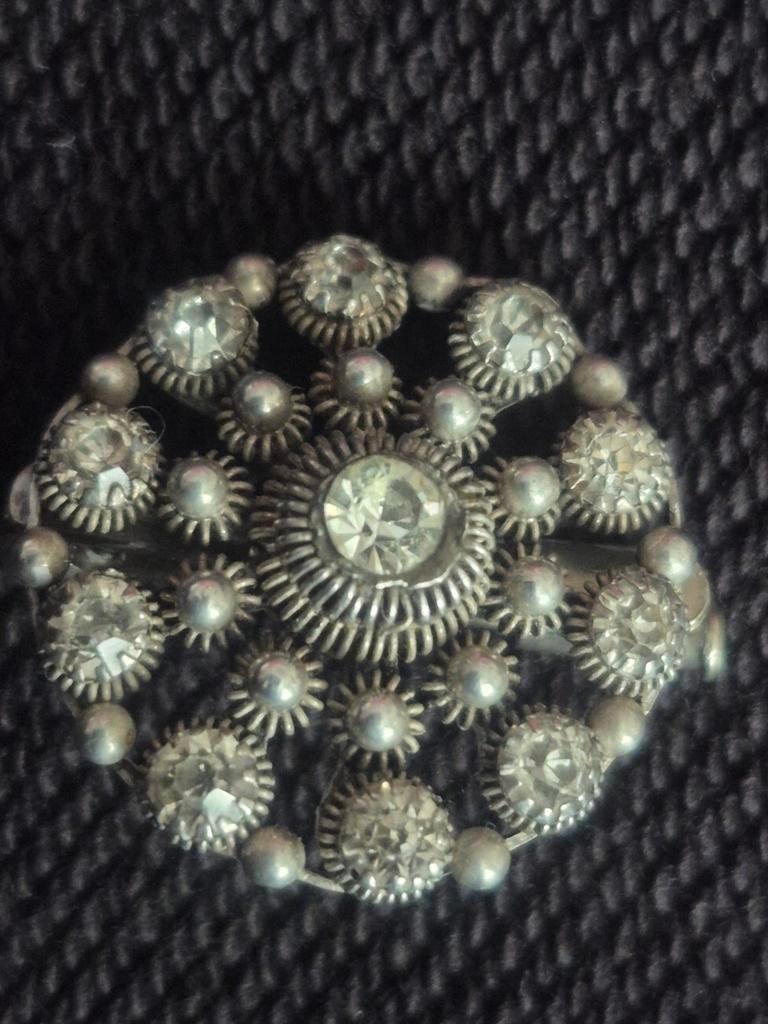 Broche 835, Sieraden, Tassen en Uiterlijk, Broches, Gebruikt, Zilver, Zilver, Ophalen of Verzenden