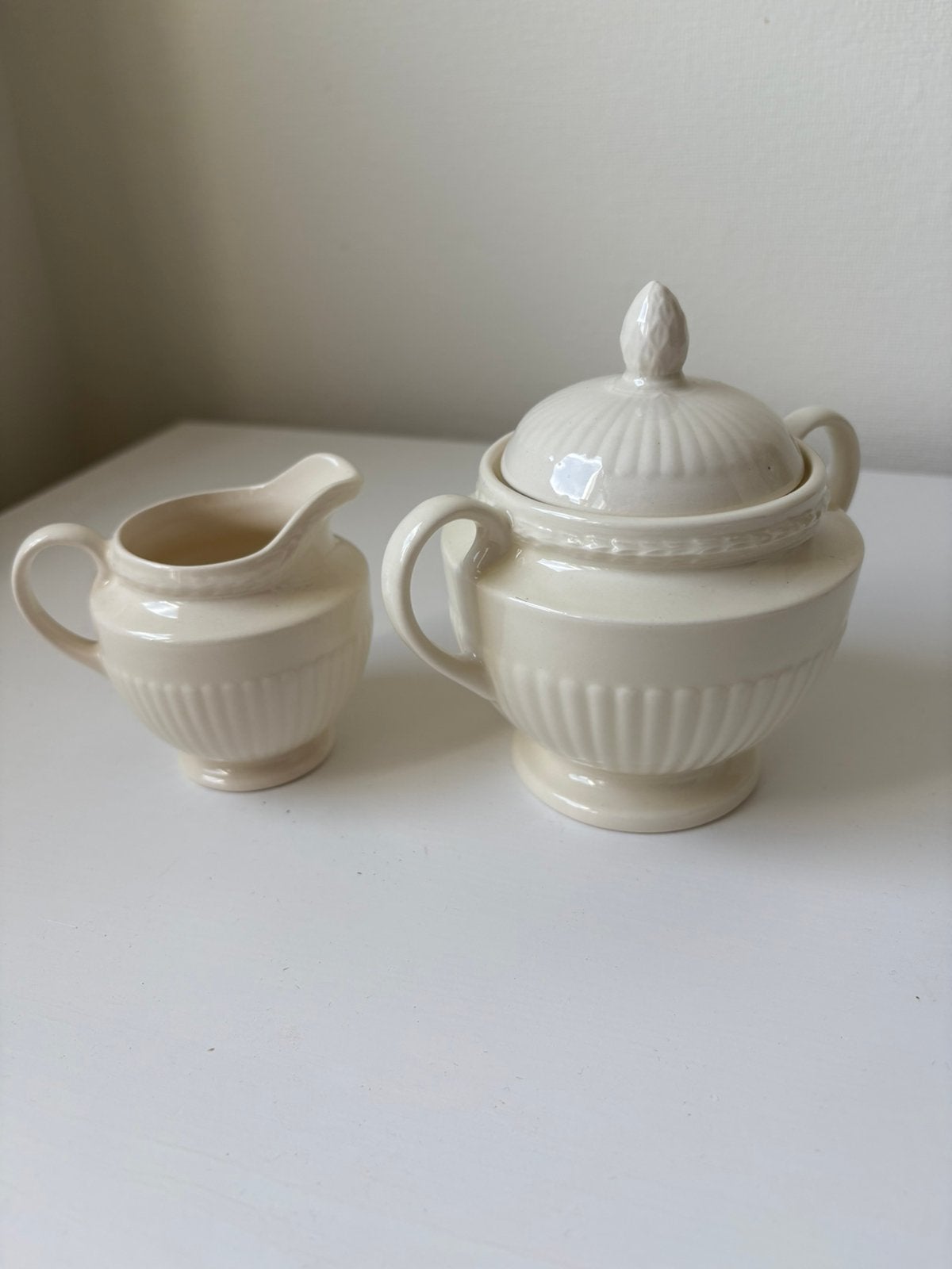 Wedgwood Edme suikerpot en kleine roomkan, Ophalen of Verzenden, Zo goed als nieuw, Wedgwood, Compleet servies