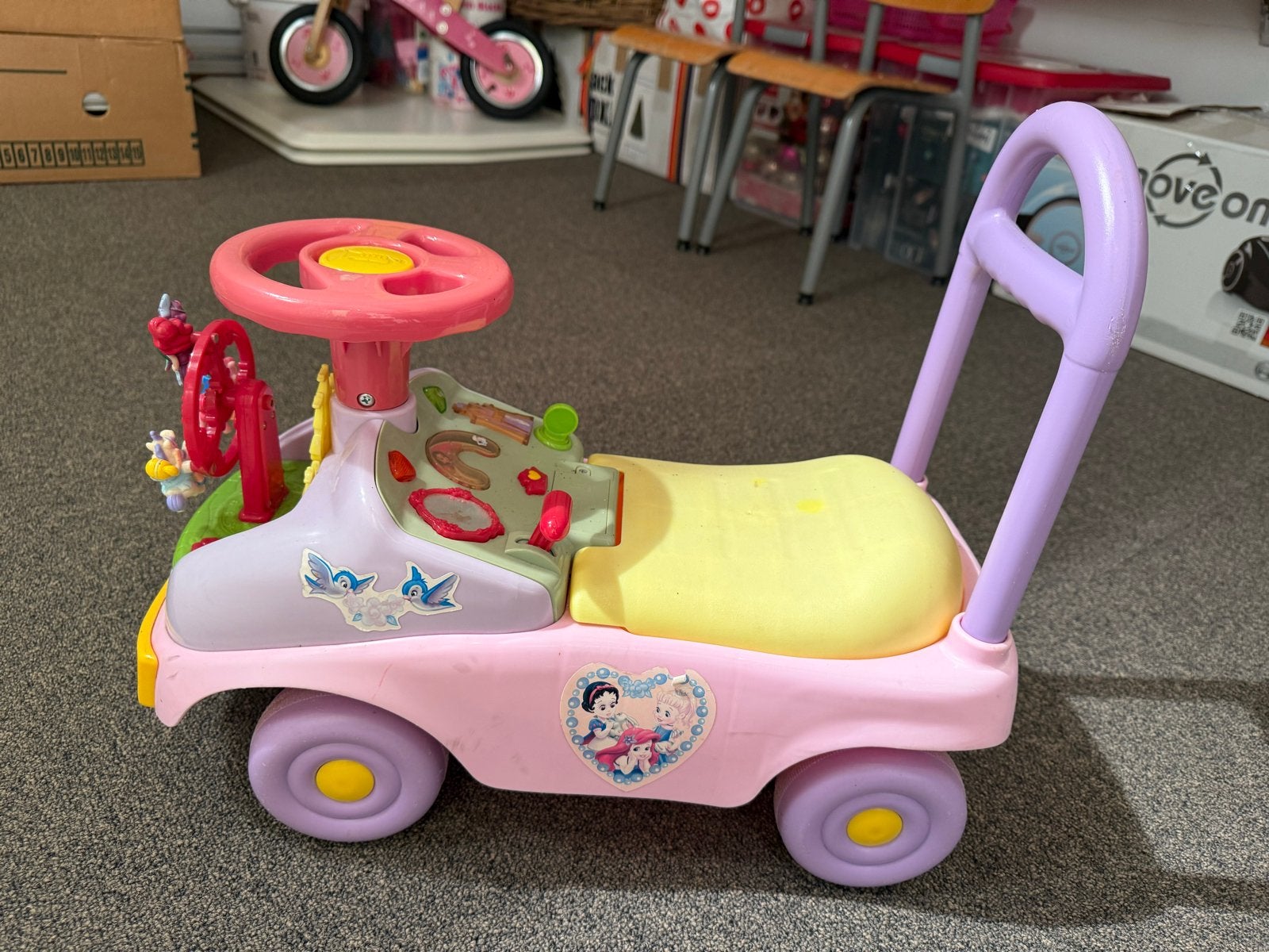 Roze loopauto met Disney prinsessen, Ophalen, Gebruikt, Loopvoertuig