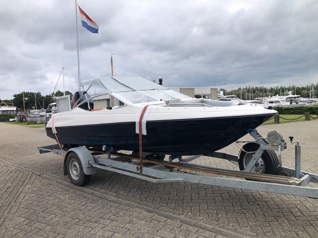 Bayliner Capri 1700 bowrider + 70pk 4takt bbm + trailer, Ophalen, Gebruikt, Viertaktmotor, 70 pk
