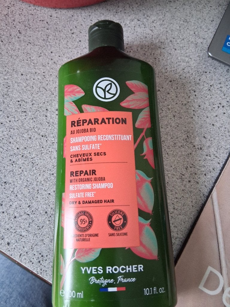 yves rocher shampoo, Sieraden, Tassen en Uiterlijk, Ophalen, Zo goed als nieuw, Bad & Douche