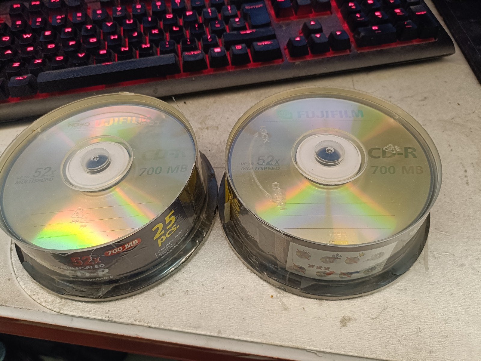 Fujifilm CD-R 52x 700MB Lege Discs - 2x25 stuks (50 totaal), Op spindel, Cd, Nieuw, Ophalen of Verzenden