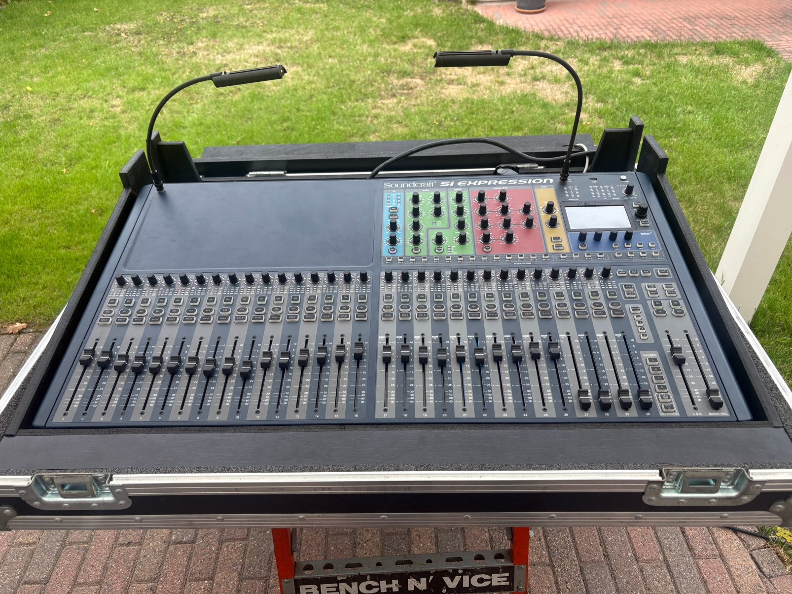 Soundcraft si expression 3, Muziek en Instrumenten, Ophalen, Zo goed als nieuw, 20 kanalen of meer
