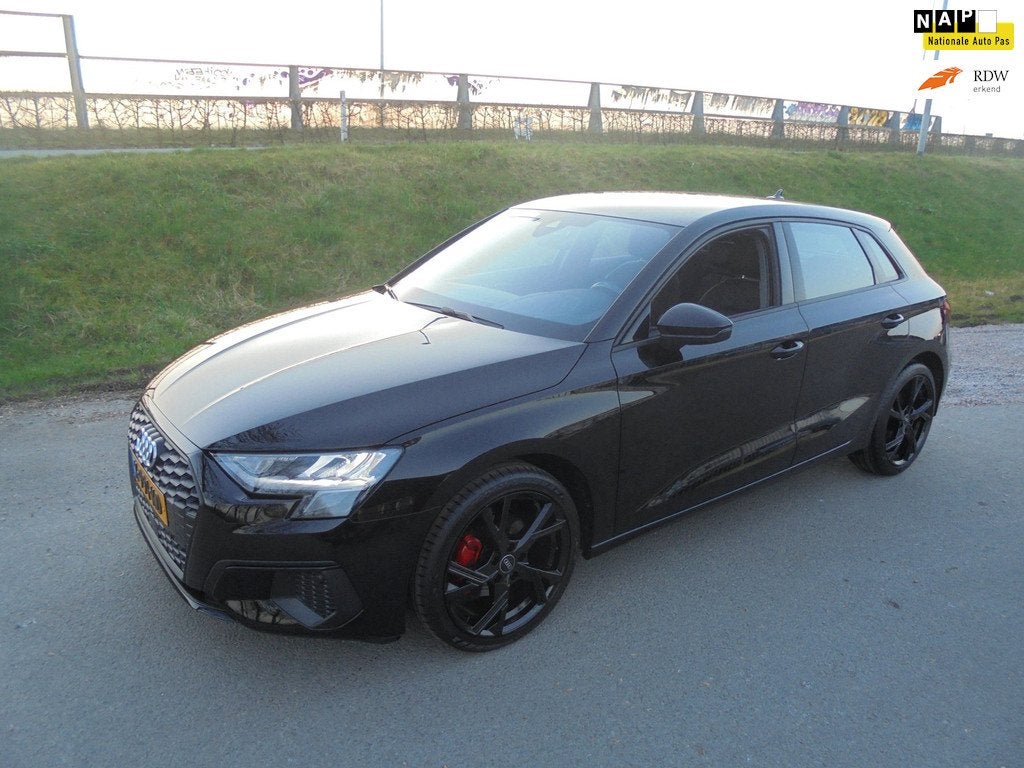 Audi A3 Sportback Audi A3 benzine Sportback 30 TFSI Automaat, Gebruikt, Euro 6, Zwart, Origineel Nederlands
