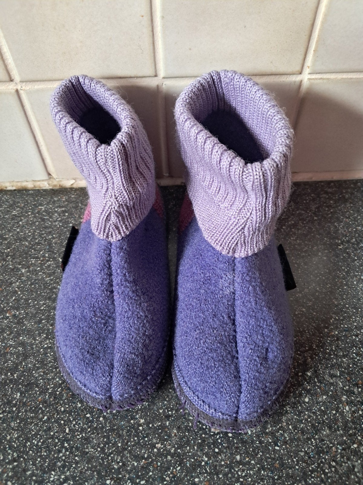 Warme paarse kinderpantoffels - Maat 29 Giesswein, Gebruikt, Jongen of Meisje, Overige typen, Ophalen of Verzenden