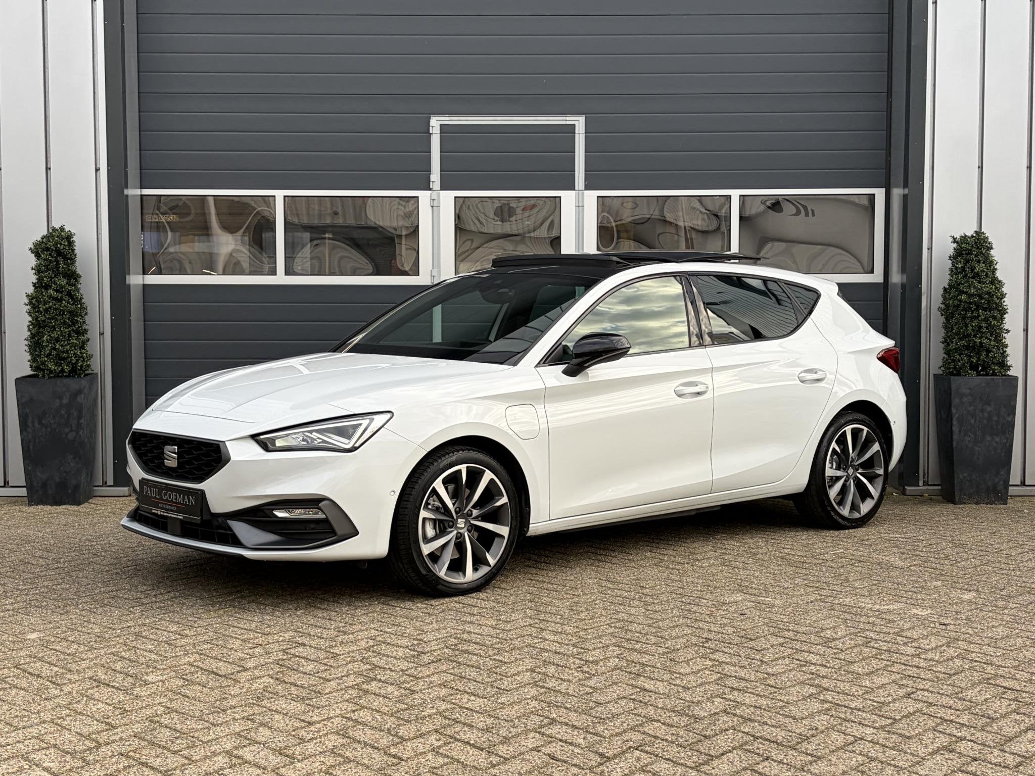 SEAT Leon 1.4 TSI eHybrid PHEV FR Business Intense | Pano |, Auto's, Stof, Gebruikt, Euro 6, Leon