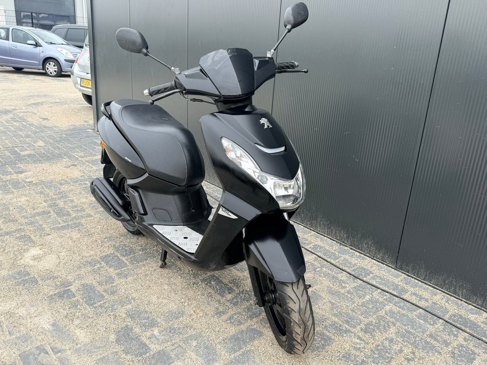 Peugeot Kisbee Black Edition - Zwart, 45 km/u, 1e Eigenaar, Fietsen en Brommers, Scooters | Peugeot, Ophalen, Gebruikt, Overige modellen