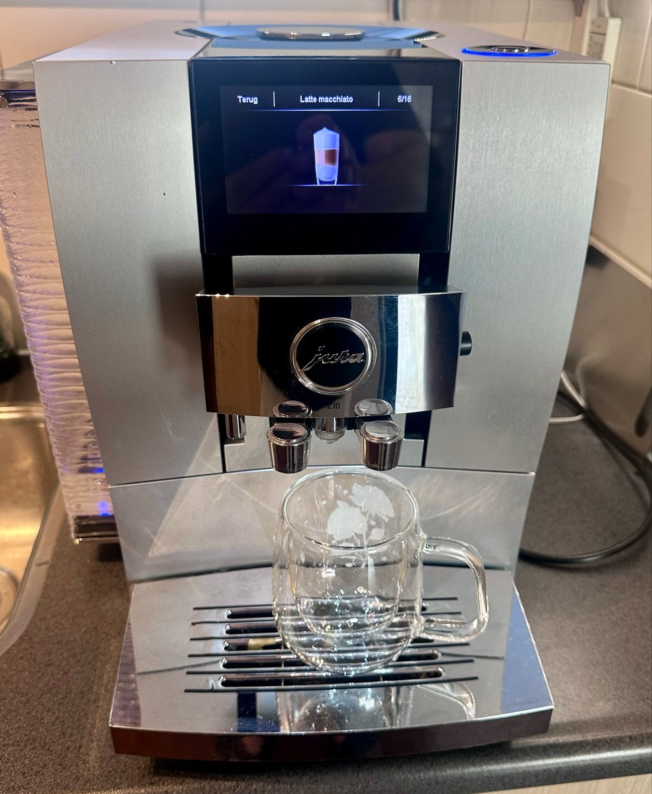 Jura Z10 Aluminium White - Volautomatische Koffiemachine, Ophalen, Afneembaar waterreservoir, 10 kopjes of meer, Koffiemachine