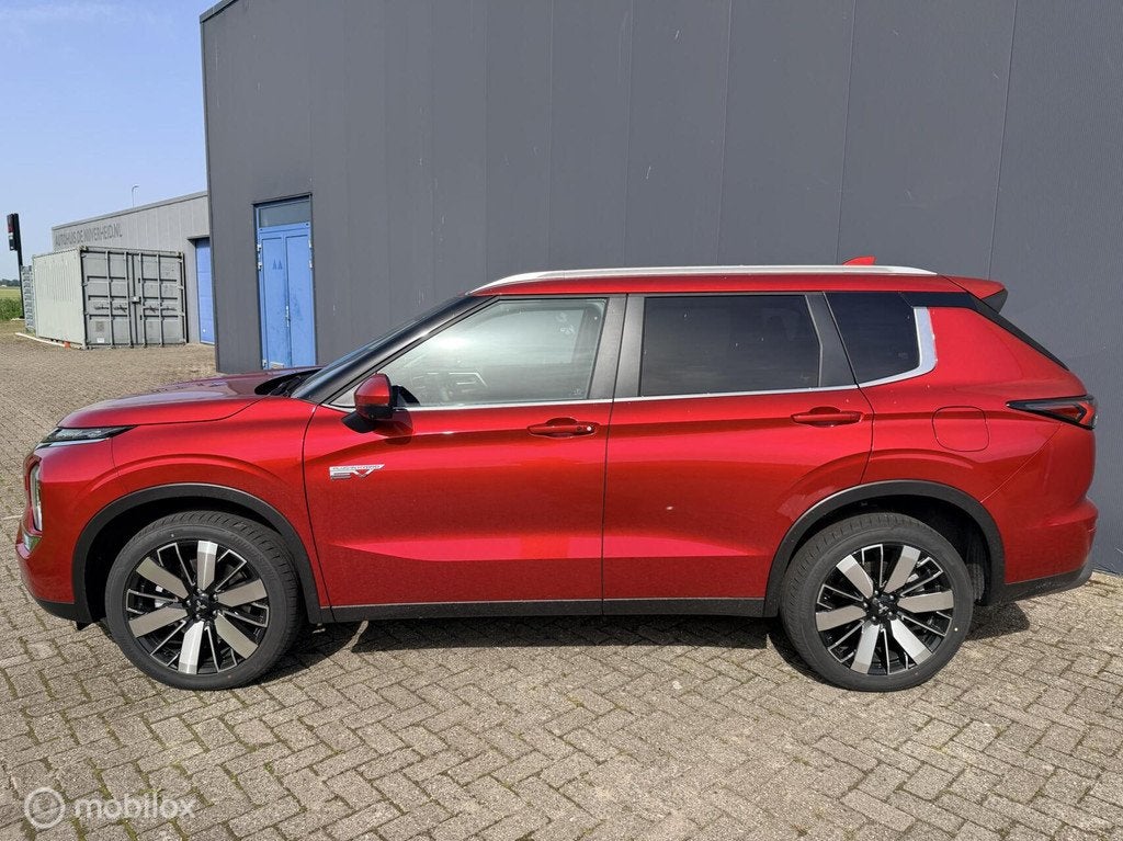 Mitsubishi Outlander 2.4 PHEV First Edition, Auto's, Automaat, 12 maanden, 4 cilinders, Bedrijf