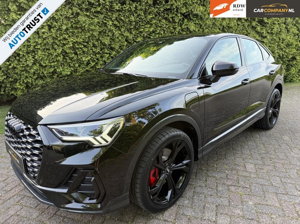 Audi Q3 Sportback|SLINE/Black edit.|Trekhaak|Half Leder, Auto's, Audi, Gebruikt, Zwart, Met garantie (alle), Leder en Stof