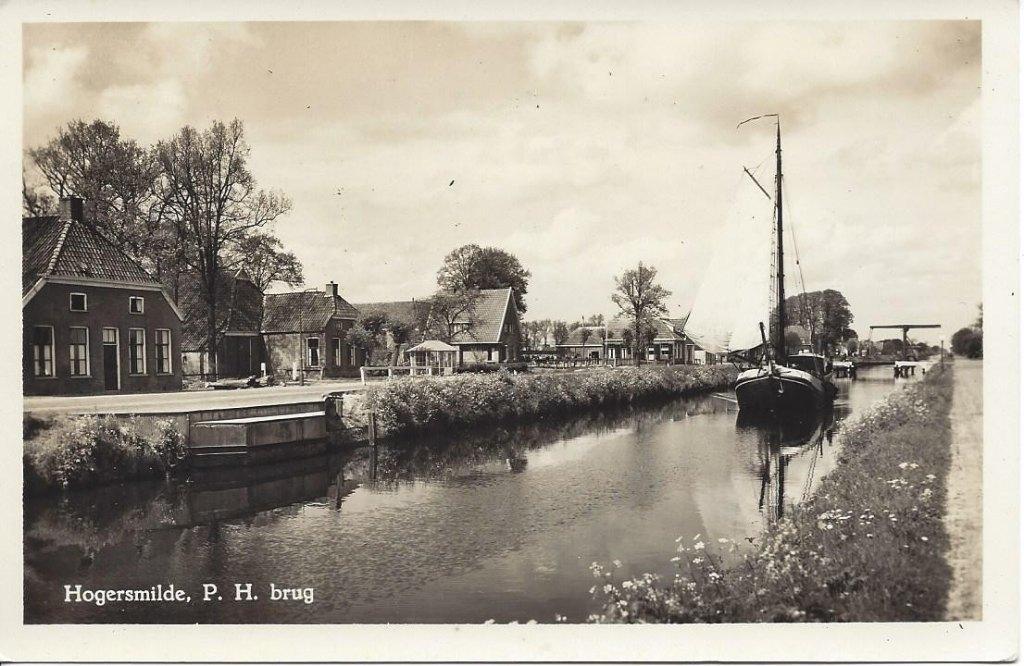 Hoogersmilde (Dr.) P. H. brug, Schip onder Zeil, 1955, Verzamelen, Ansichtkaarten | Nederland, Ophalen of Verzenden, 1940 tot 1960