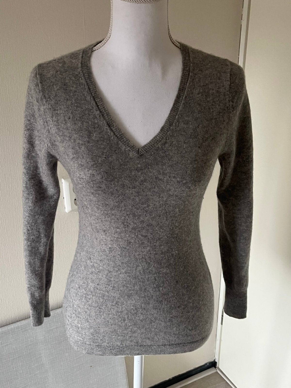 TisSaia 100% cashmere licht grijze trui maat S, Ophalen of Verzenden, Zo goed als nieuw, Maat 36 (S), Grijs