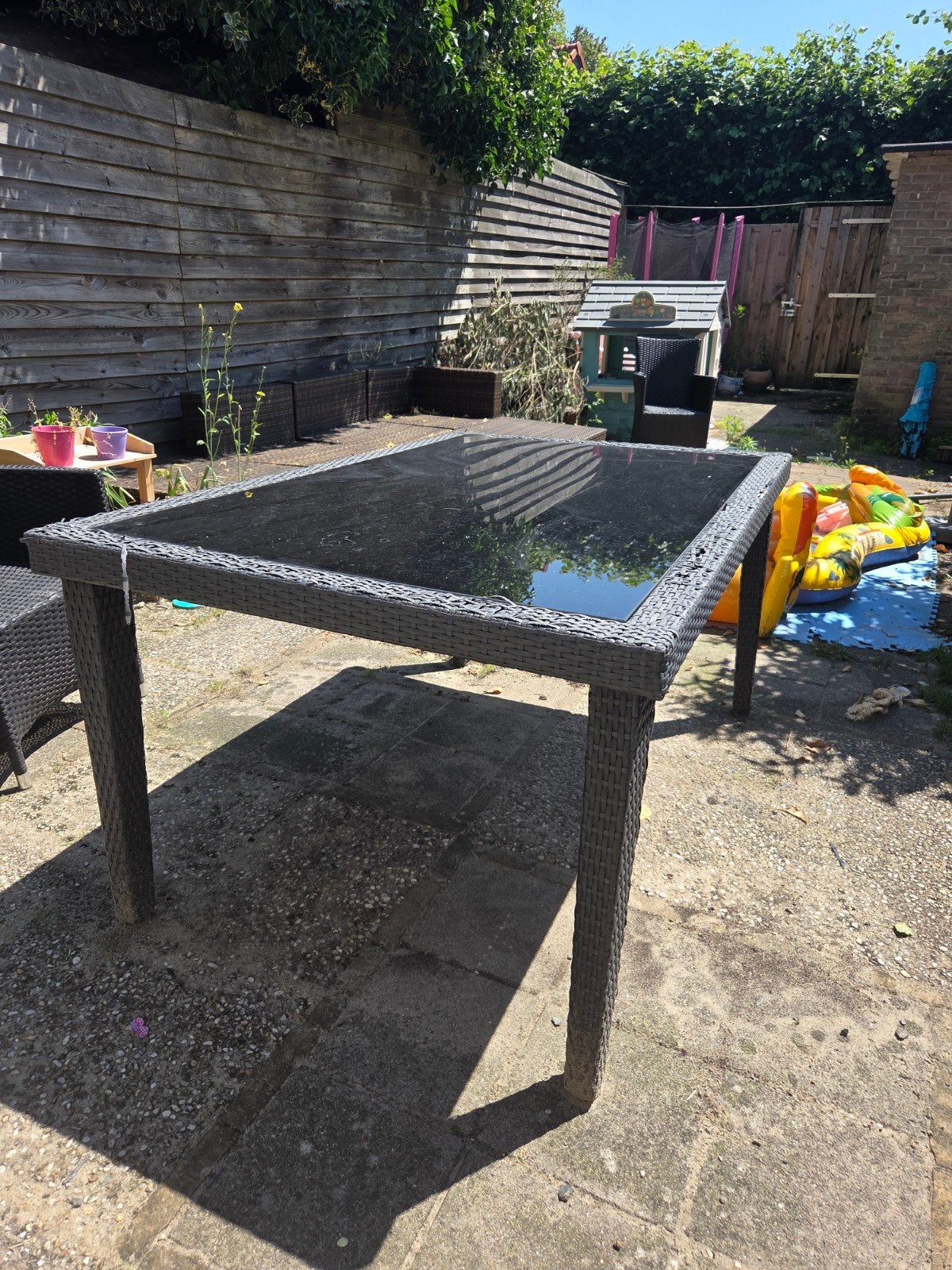 Wicker tuintafel met glasplaat - Gebruikt, maar stevig, Ophalen, Gebruikt, Rechthoekig, Wicker