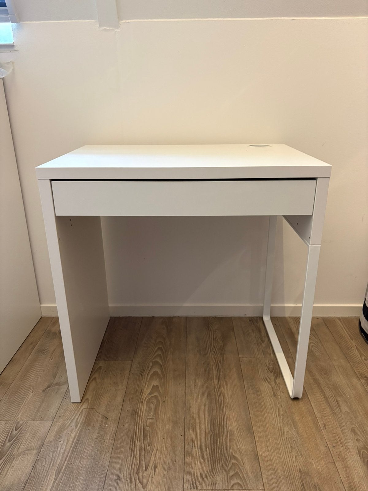 Bureau Micke wit Ikea, Ophalen