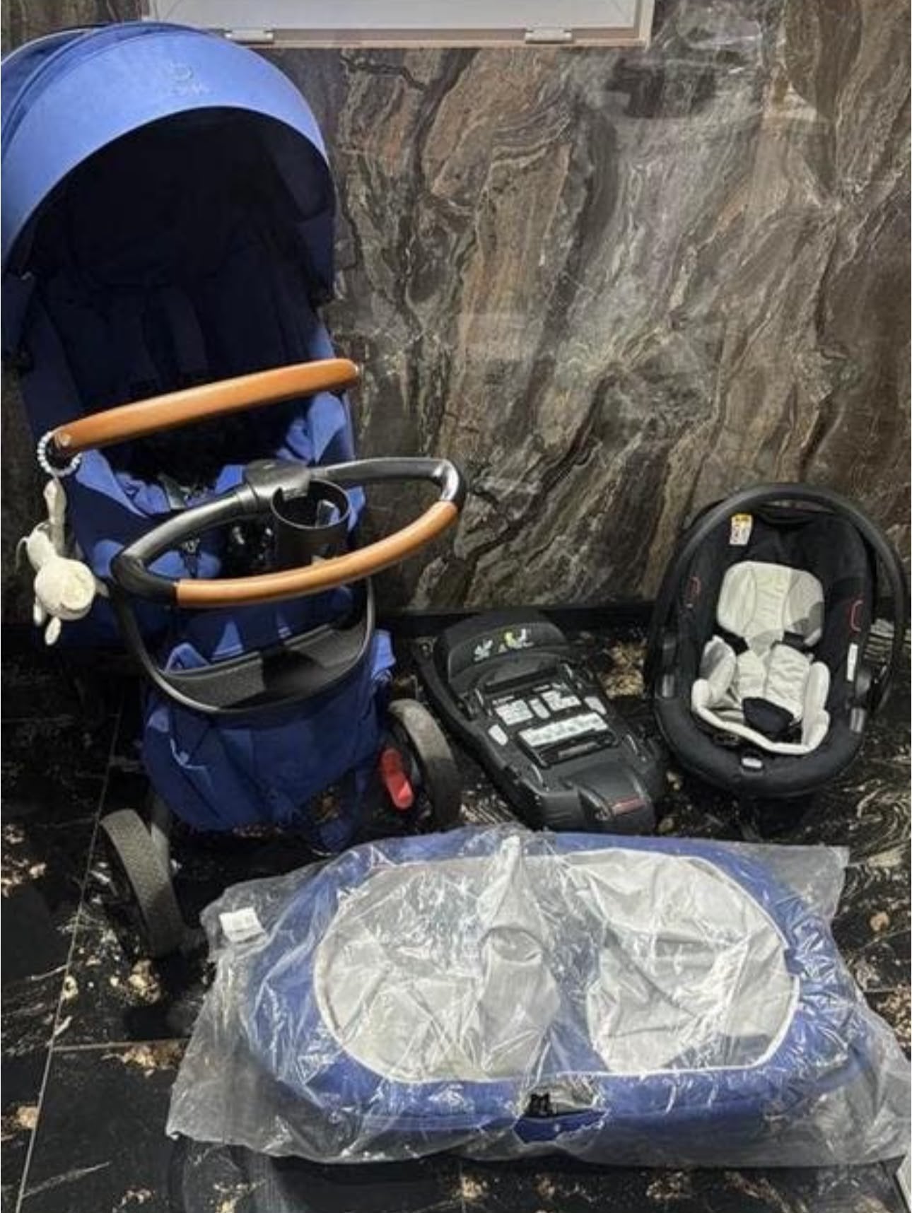 Wandelwagen kinderwagen iso fix baby kind, Overige merken, Ophalen of Verzenden, Zo goed als nieuw, Combiwagen