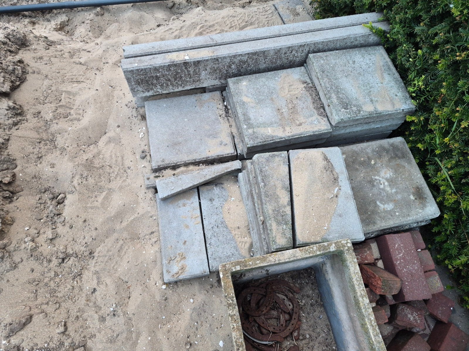 betontegels nieuwbouw circa 10 m2, Ophalen, 5 tot 10 m², Zo goed als nieuw, Beton