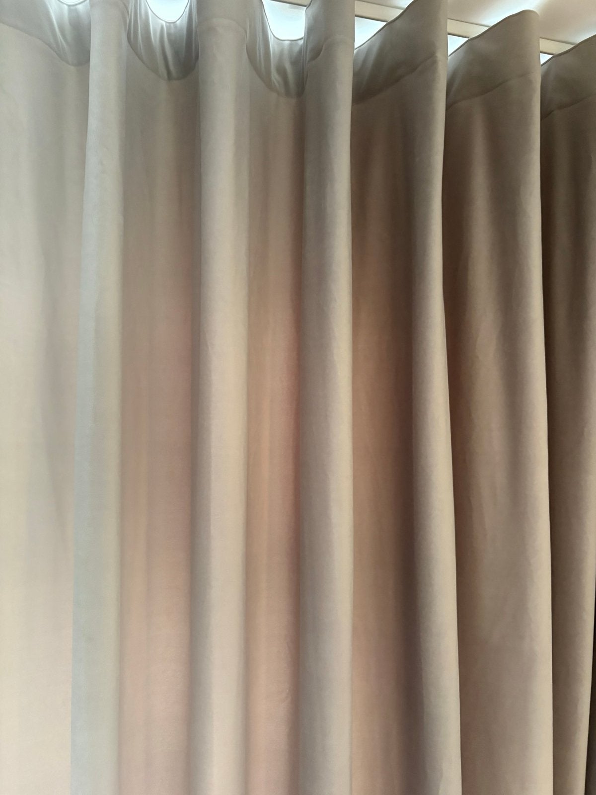 Nieuw Velvet Overgordijn Wave Plooi Isolerend Hotel Chique, Huis en Inrichting, Stoffering | Gordijnen en Lamellen, Isolerend