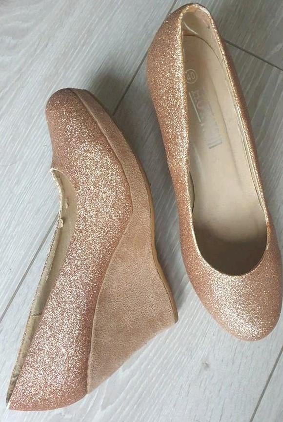 Schoenen Maat 41 Hot Item, Overige kleuren, Ophalen of Verzenden, Sneakers of Gympen, Zo goed als nieuw