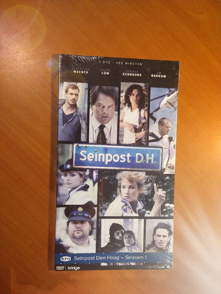 3-DVD Seinpost D.H. Seizoen 1. Sealed, Seizoen 1, Drama, Ophalen of Verzenden, Nieuw in verpakking