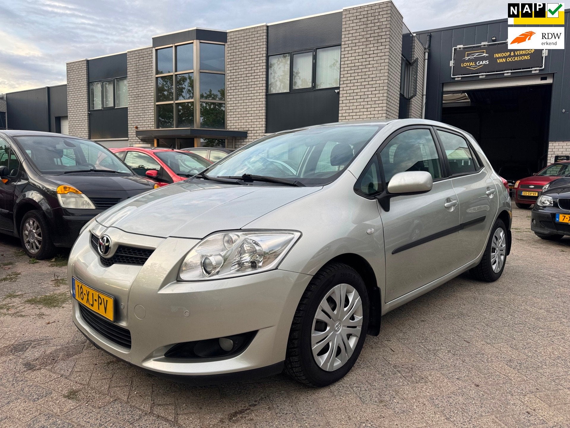 Toyota Auris 1.6-16V Sol Automaat Clima Cruise Control, Gebruikt, Zwart, 4 cilinders, 1240 kg