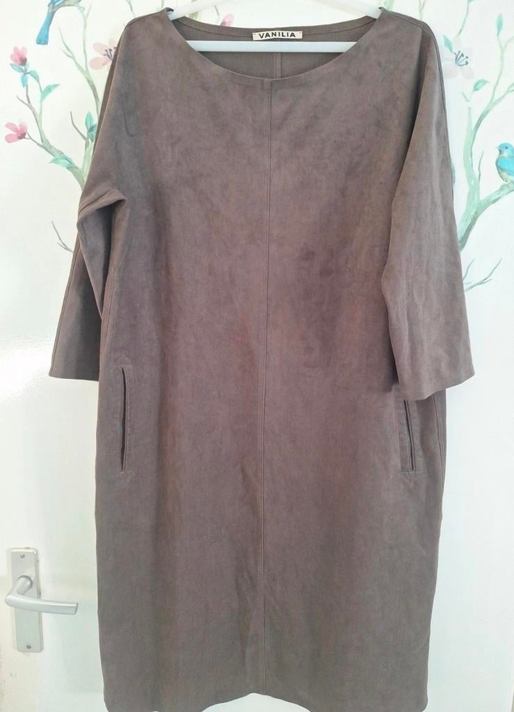 Vanilia suède look jurk maat 42, Ophalen
