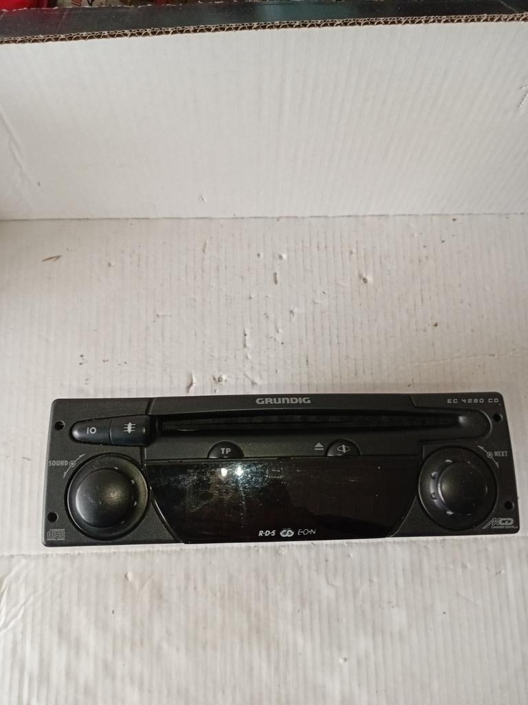 Autoradio GRUNDIG EC 4290 CD., Auto diversen, Autoradio's, Ophalen of Verzenden