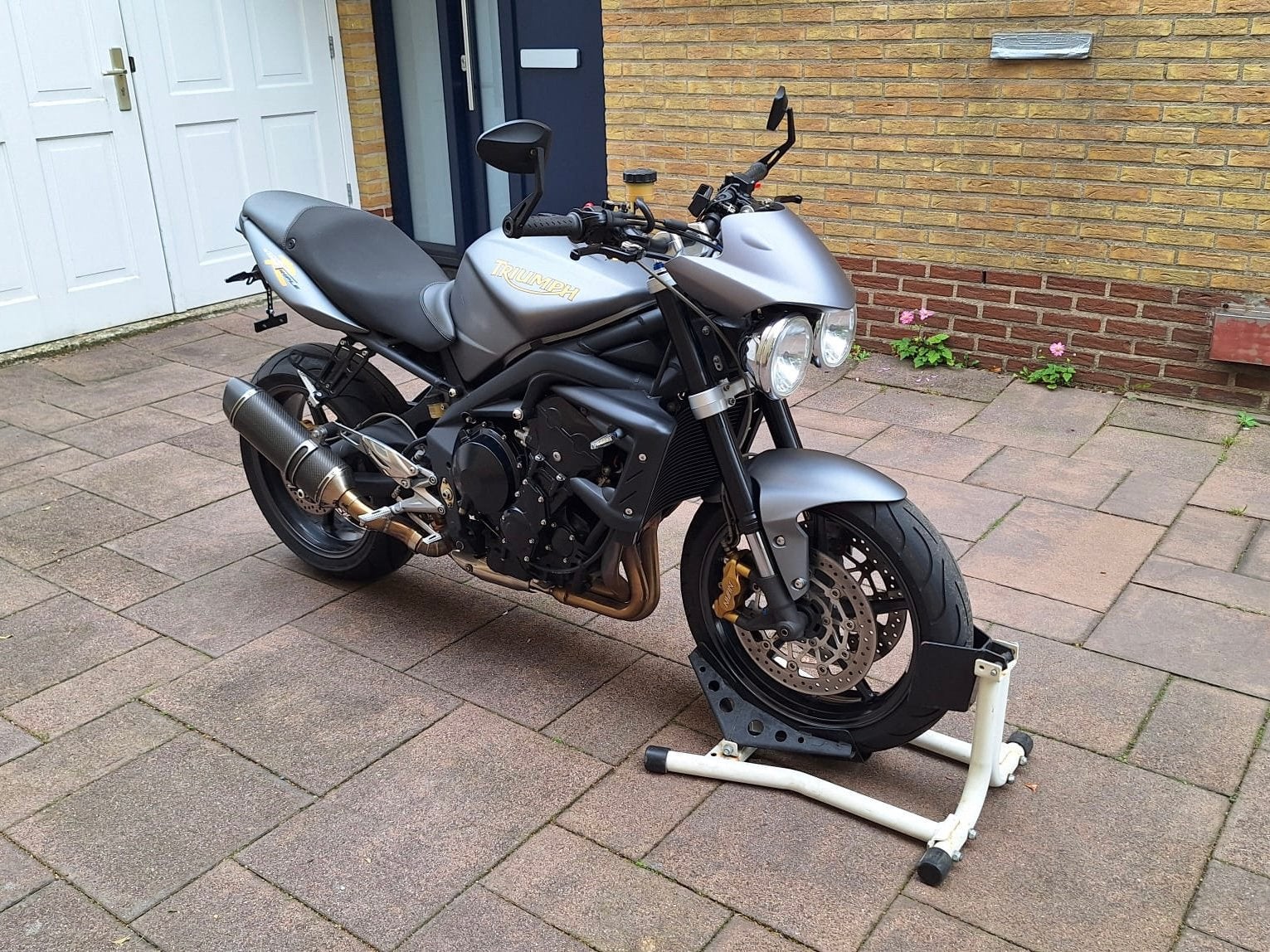 Triumph Street Triple R 675 (2009) – 26.500 km, 675 cc, Sportuitlaat, Occasion, Motorrijbewijs A