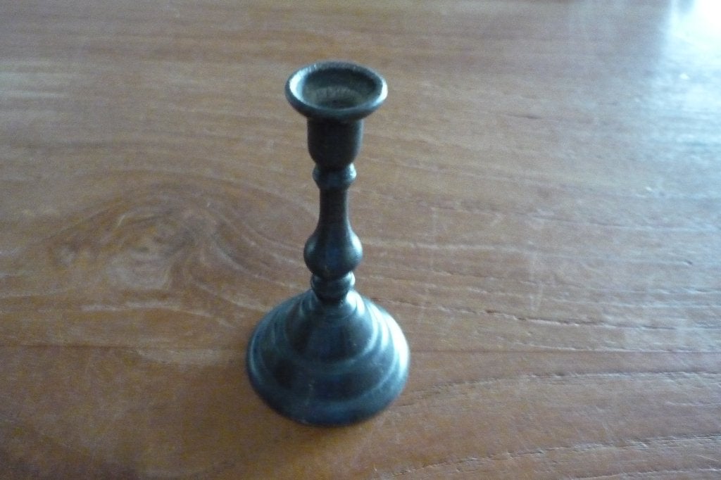 Miniatuur tinnen '' KLEINE KANDELAAR '' voor in de letterbak, Ophalen of Verzenden