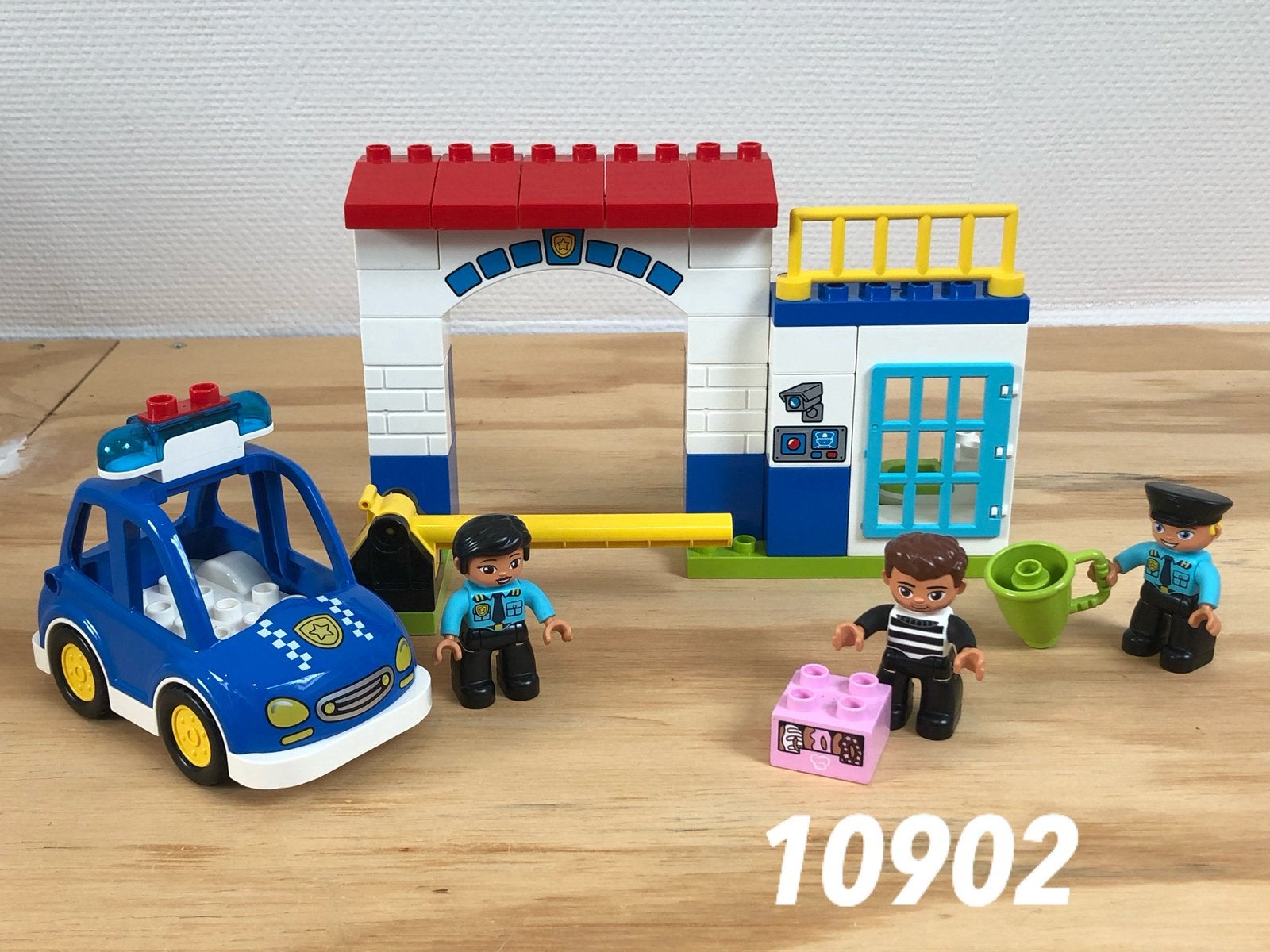 Duplo politie politiebureau 10902 (compleet) 3, Kinderen en Baby's, Speelgoed | Duplo en Lego, Ophalen of Verzenden, Zo goed als nieuw