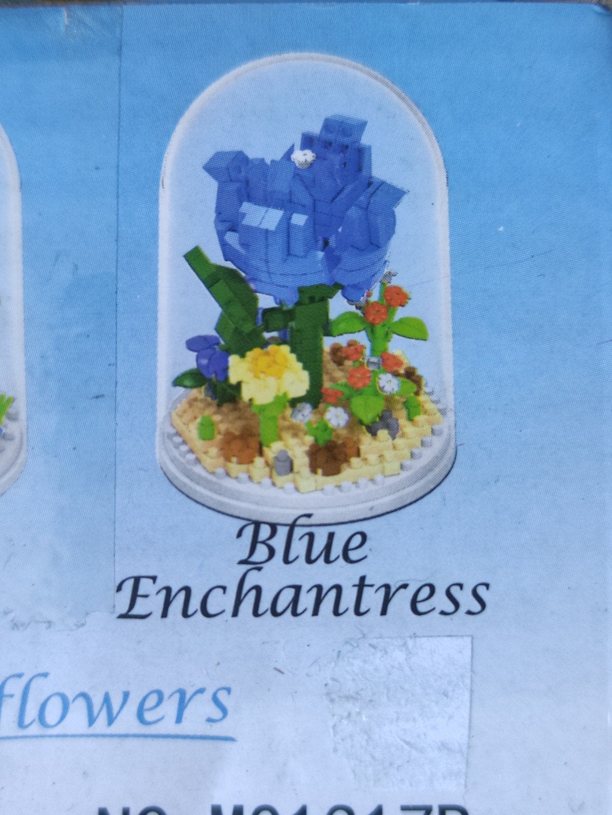 Blauwe bloem in terrarium bouwstenen, Ophalen of Verzenden