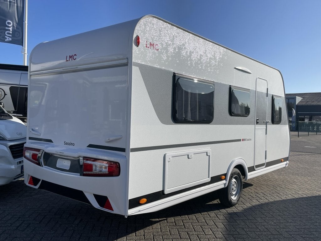 LMC Sassino 460 E Model 2027, Schokbreker, Standaardzit, Bedrijf, 5 tot 6 meter