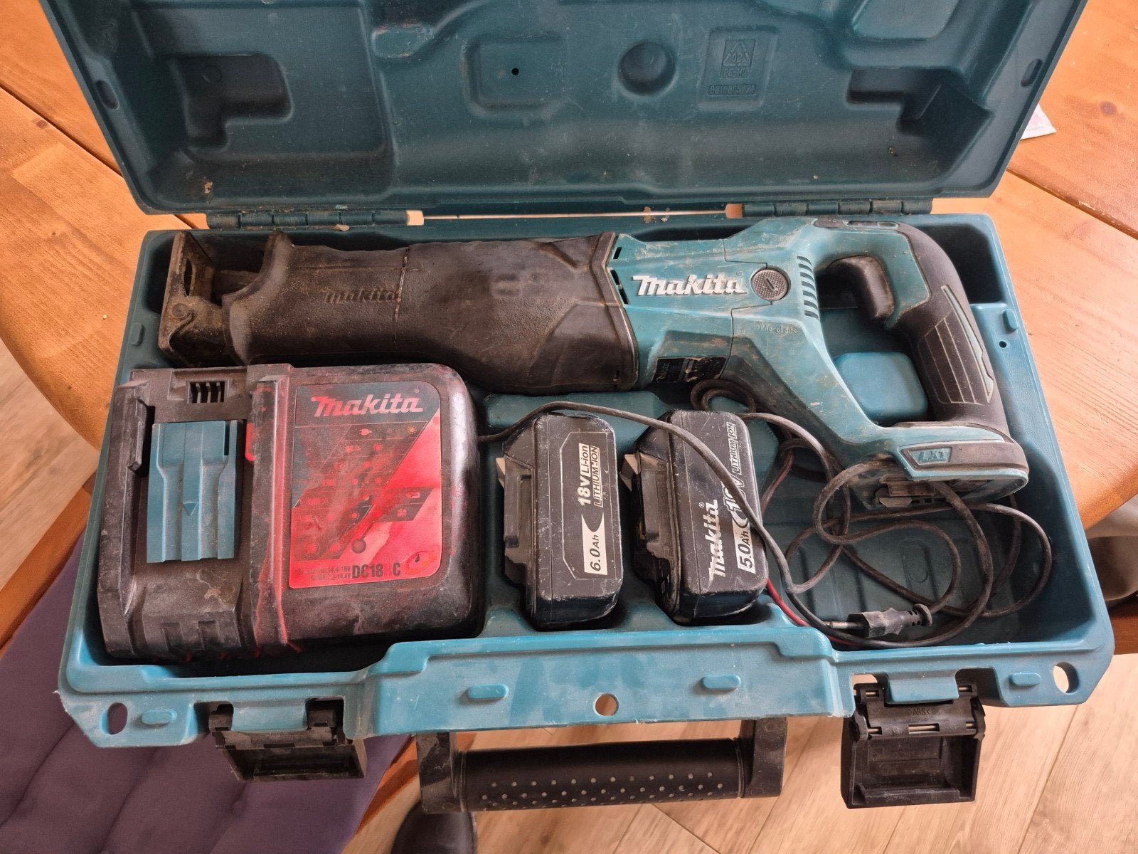makita reciprozaag, Doe-het-zelf en Verbouw, Gebruikt, 70 mm of meer, 600 tot 1200 watt, Ophalen of Verzenden