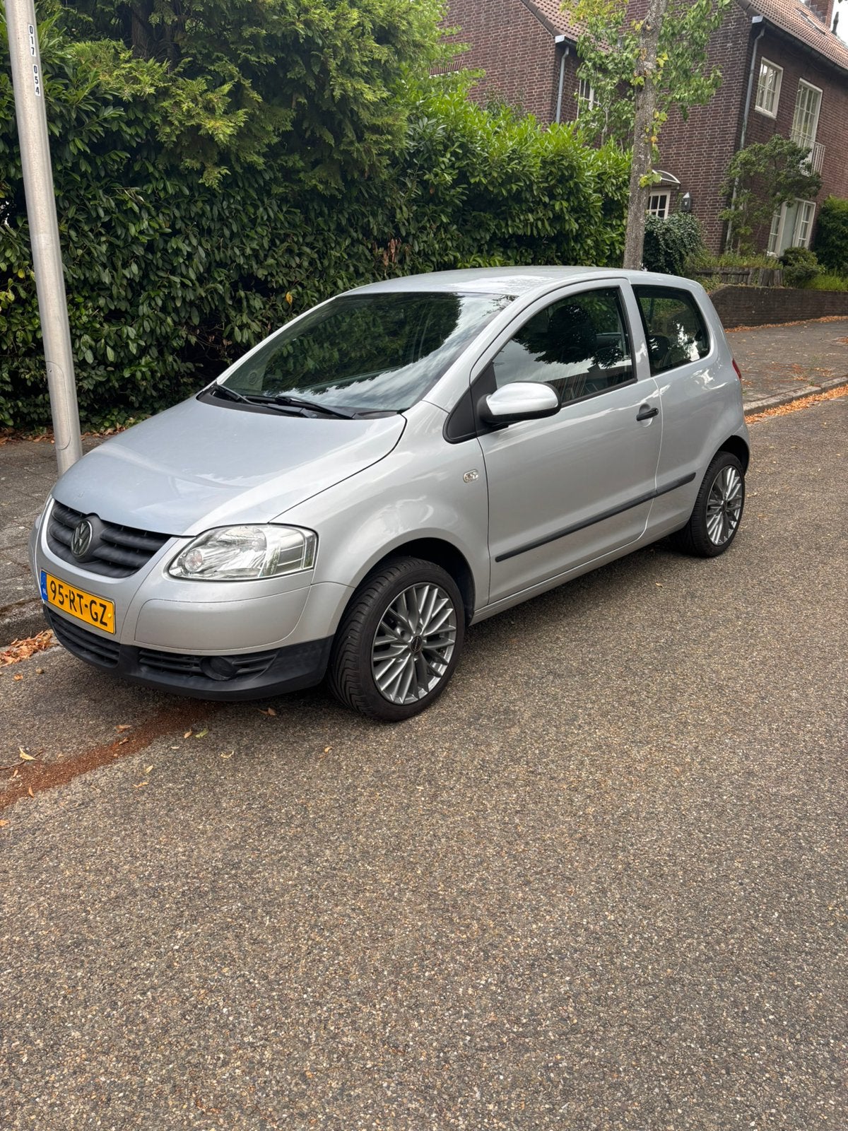 Volkswagen Fox 1.2  met nieuwe distributie ketting, Voorwielaandrijving, Stof, 4 stoelen, 1198 cc