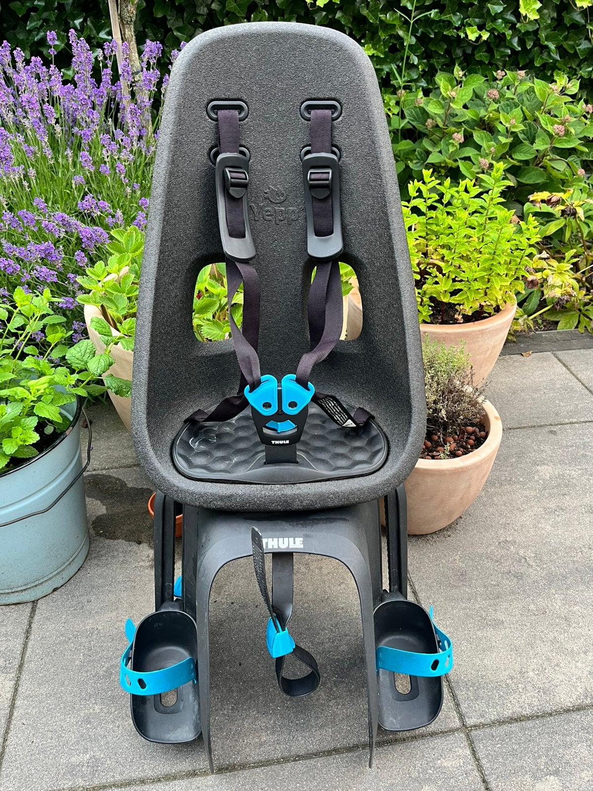 Thule Yepp maxi fietszitje, Fietsen en Brommers, Fietsaccessoires | Fietsstoeltjes, Achterzitje, Ophalen, 15 t/m 25 kg, Gebruikt