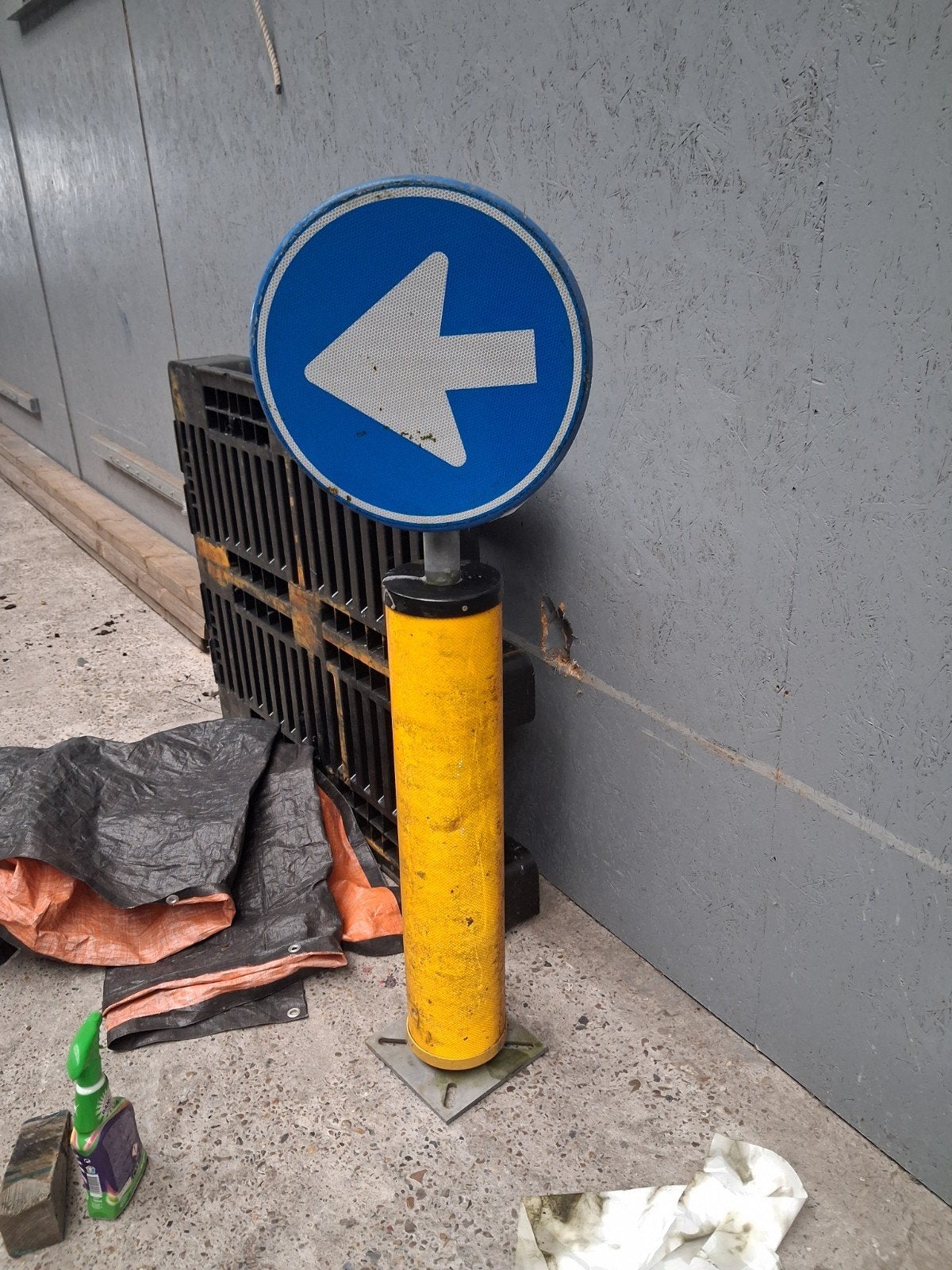 Verkeersbord, Ophalen, Gebruikt