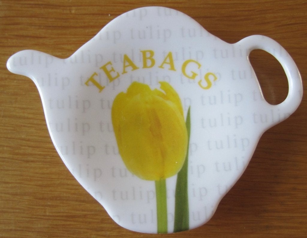 theeschaaltje met afbeelding van tulp, kunststof - Italiaans, Kunststof, Overige typen, Ophalen of Verzenden, Zo goed als nieuw
