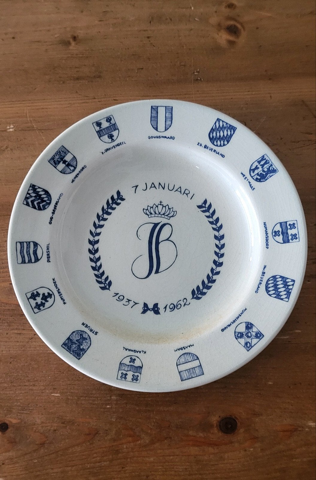 Gedenkbord Koninklijke Plateelbakkerij Zuid-Holland Gouda, Antiek en Kunst, Antiek | Wandborden en Tegels, Ophalen of Verzenden